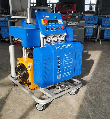 便攜式聚脲噴涂(圖1) 便攜式聚脲噴涂小型聚脲噴涂機